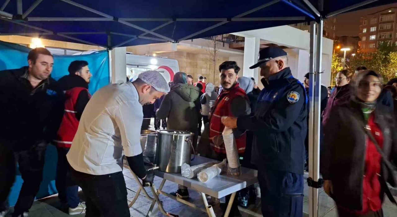 Gölcükten İstanbula yardım eli