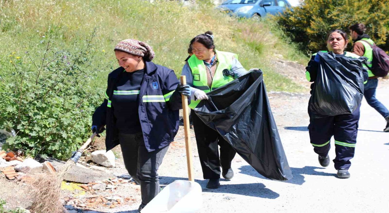 Gümbette 2 bin 250 kilogram atık toplandı
