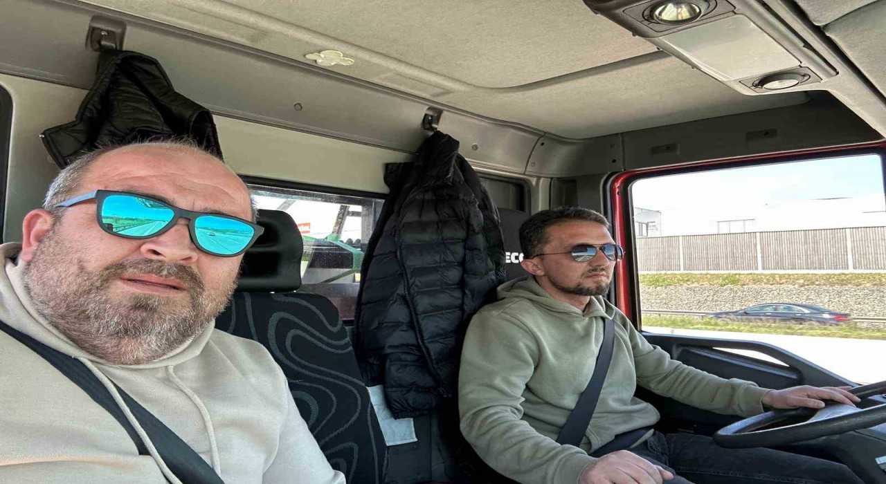 Gurbetçilerden Türkeliye itfaiye aracı