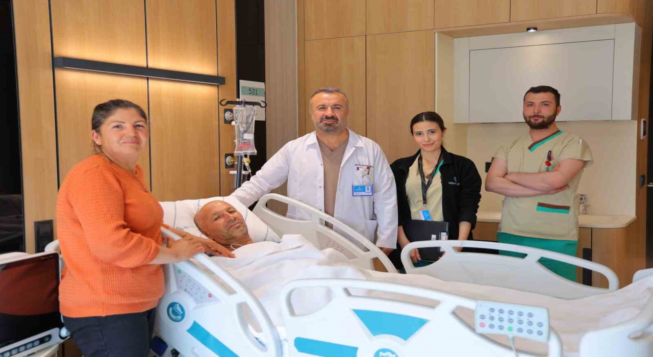 Hafif şikayetle gitti, idrar kesesinde 6 santimlik tümör çıktı