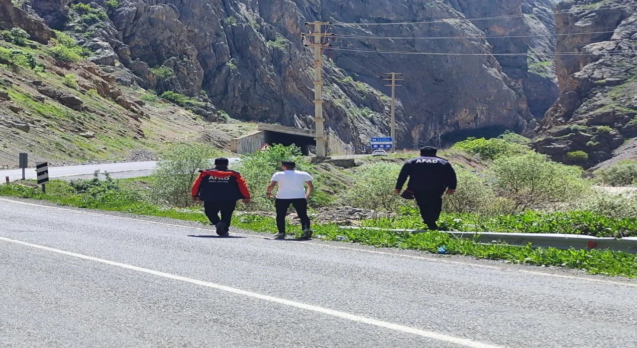 Hakkaride 20 gündür kayıp kadını arama çalışmaları sürüyor
