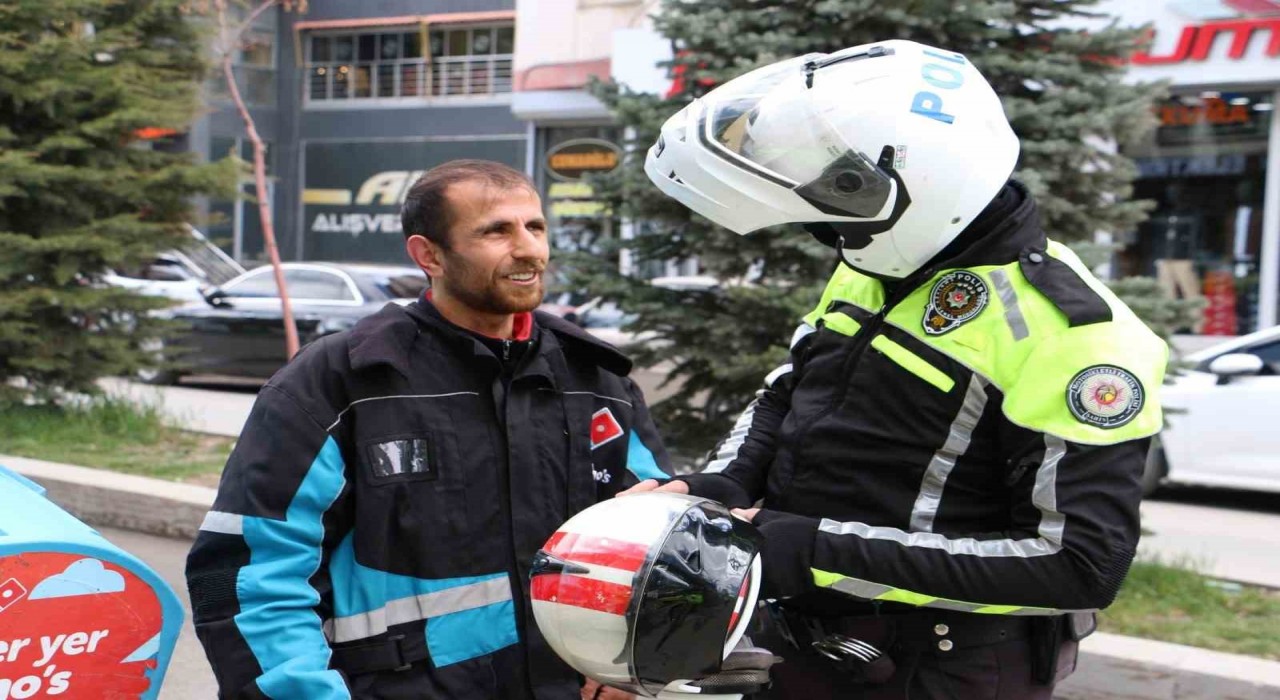 Hakkaride motosikletlilere sıkı denetim
