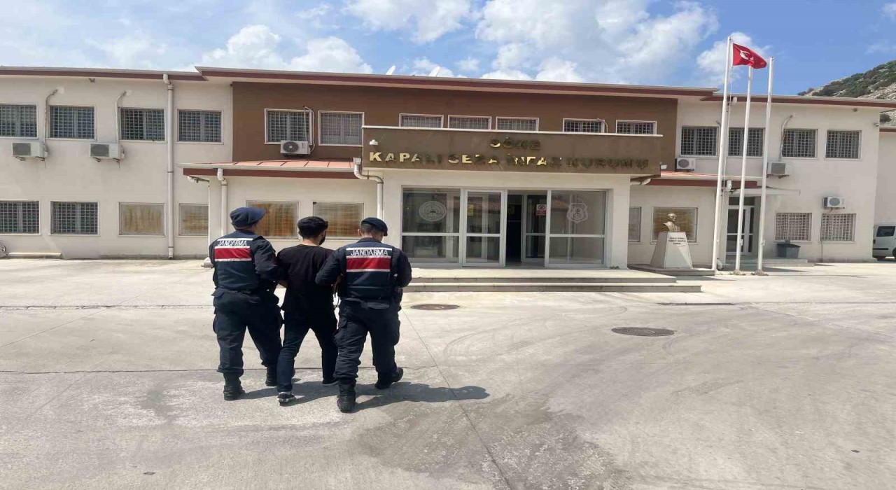 Hapis cezası ile aranan şahıs Kuşadasında yakalandı