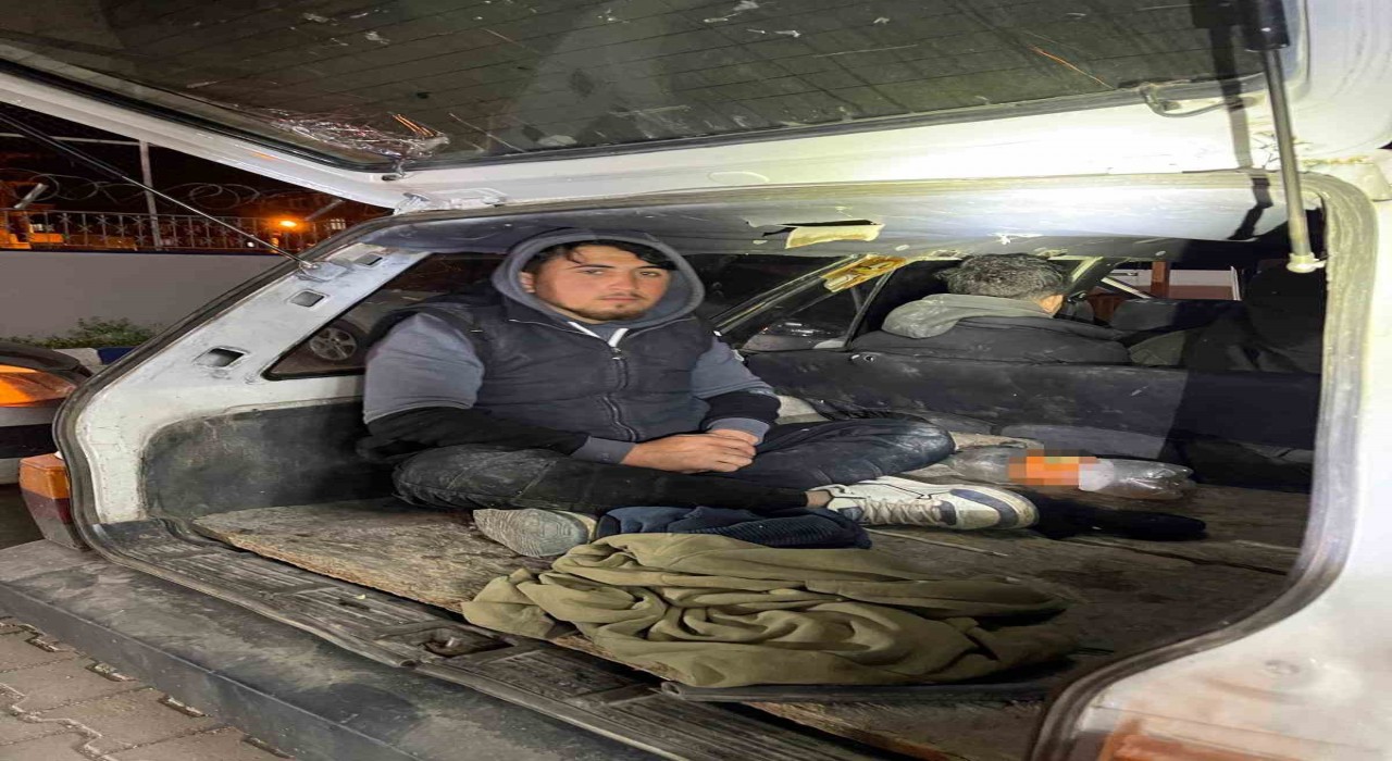 Hatayda 21 kaçak göçmen yakalandı: 5 tutuklama