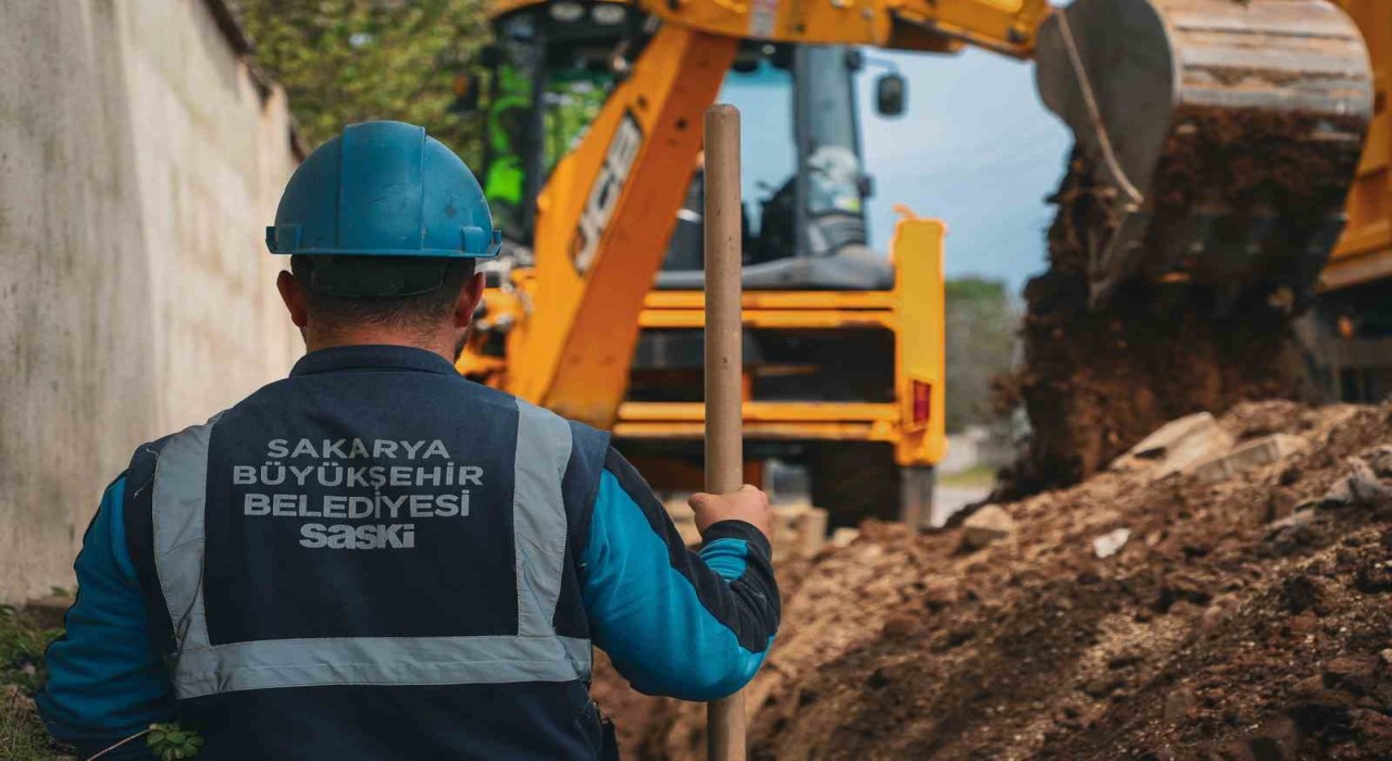Hendek Uzunçarşının 2 kilometrelik içme suyu altyapısı yenileniyor