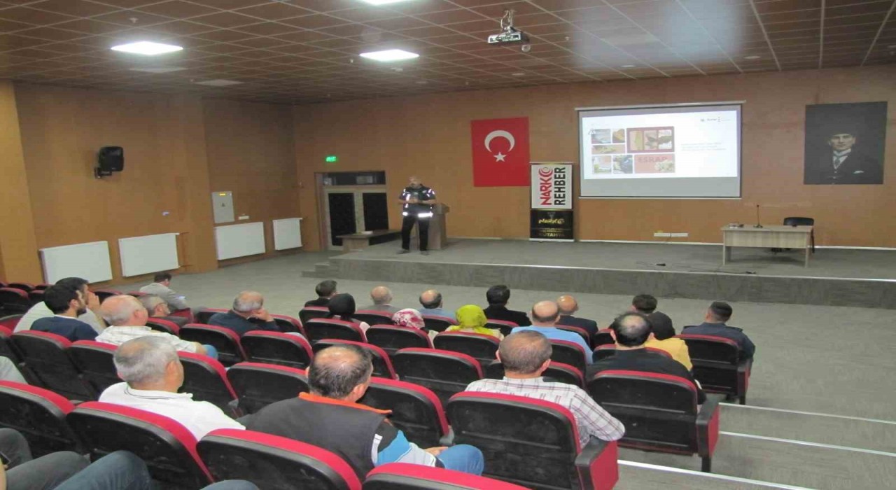Hisarcıkta bağımlılıkla mücadele ve KADES uygulaması eğitimi