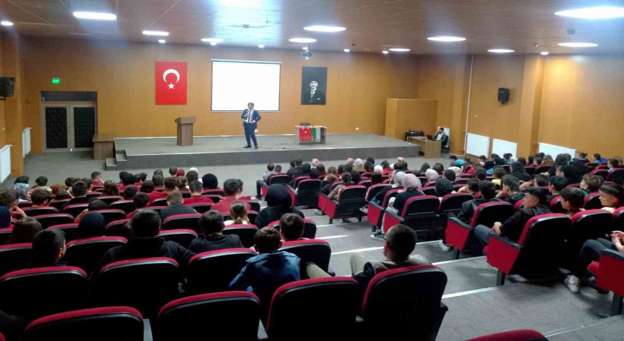 Hisarcıkta Eğitimde Rol Modeller adlı konferans