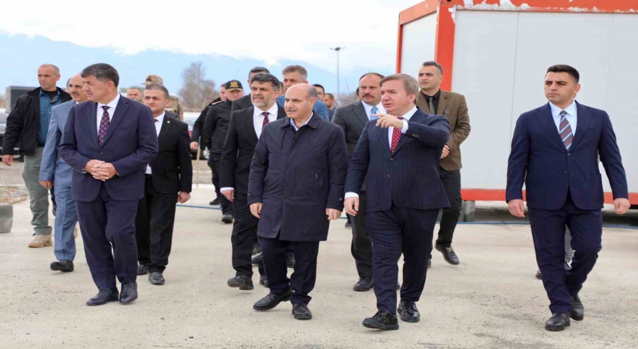 İçişleri Bakan Yardımcısı Aktaş, Sokak Hayvanları Bakım Merkezi ve Doğal Yaşam Alanını inceledi