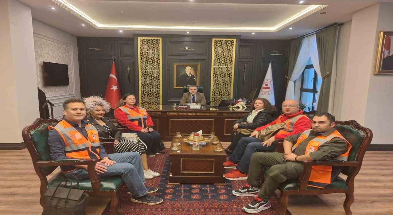 İdaSar Arama Kurtarma Derneğinden Edremit Kaymakamı Odabaşa ziyaret