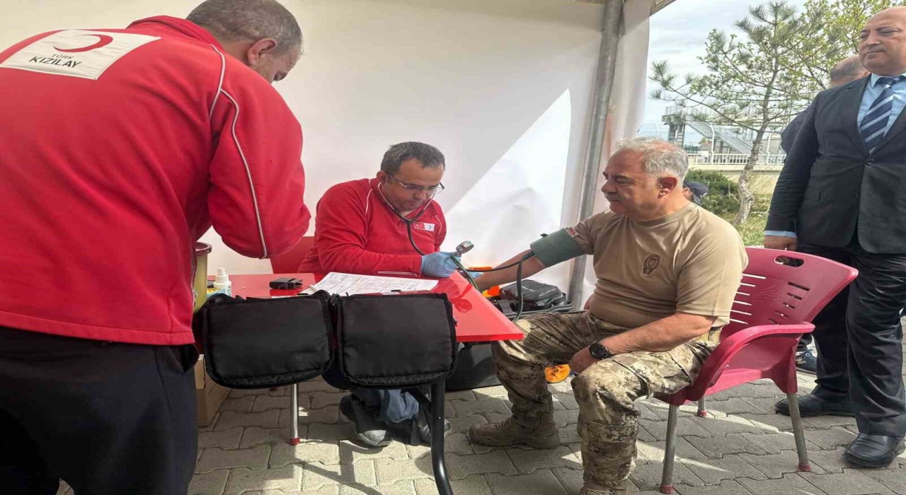 Iğdır İl Emniyet Müdürlüğünden Türk Kızılayına kan bağışı
