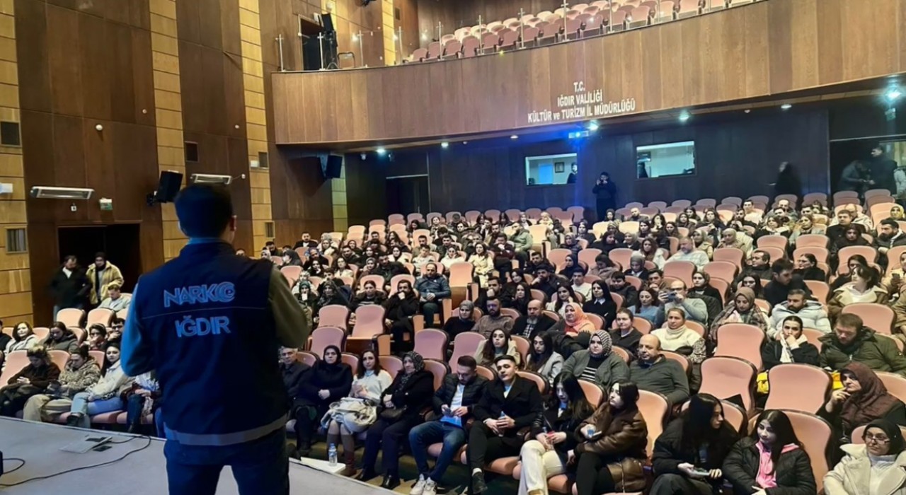 Iğdırdaki eğitim kurumlarında uyuşturucu ile mücadele eğitimi