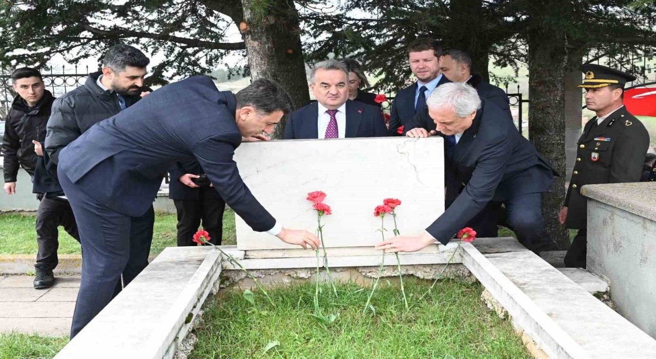 İkinci İnönü Zaferinin 104. yıl dönümünde Şehitlikte anma programı