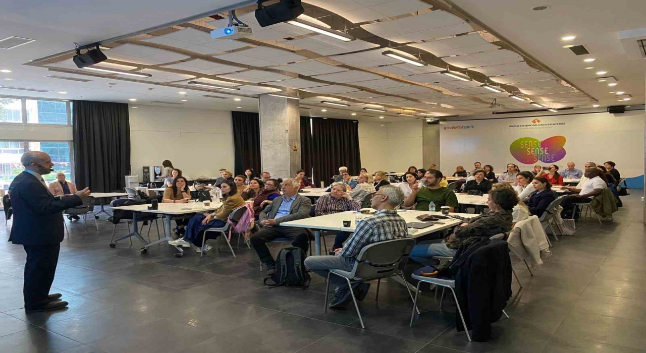 İngiliz profesörden İzmir Ekonomiye tam not