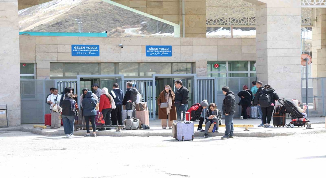 İranlı turistlerden Vana 80 milyon dolarlık katkı