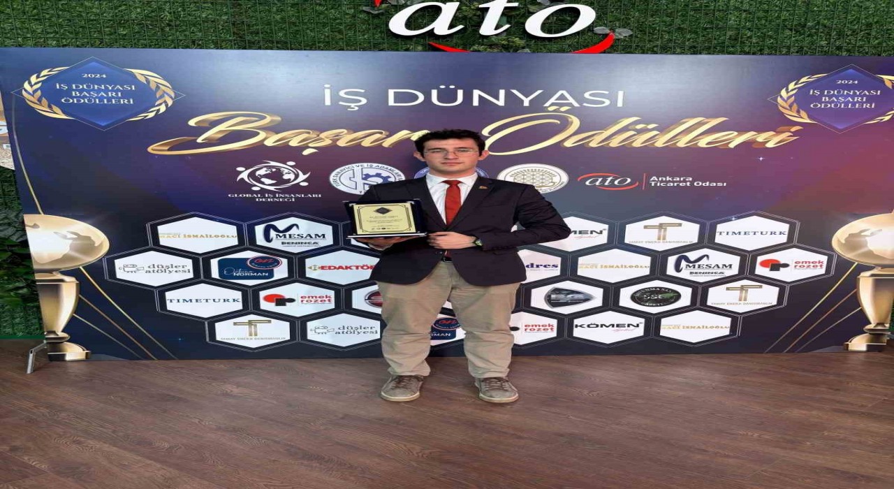 İş dünyasına desteklerinden dolayı İHAya plaket