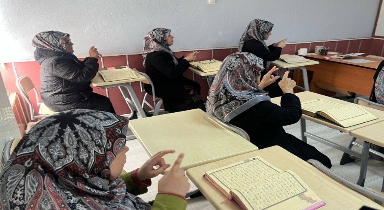İşitme ve görme engellilerin Kuran-ı Kerim sevgisi
