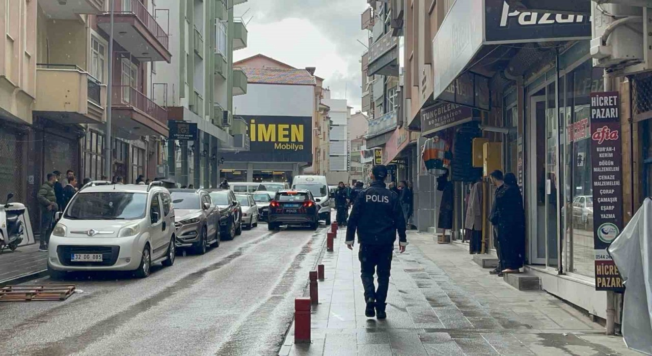 Ispartada tartıştığı komşularına pompalı tüfekle saldırdı: 1i çocuk 2 yaralı