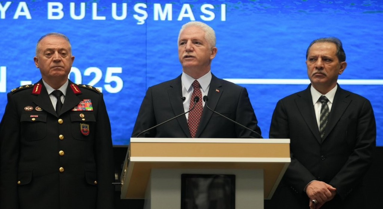 İstanbul Valisi Davut Gül: Düzensiz göçmen sorunu, İstanbulun gündeminden giderek çıkıyor