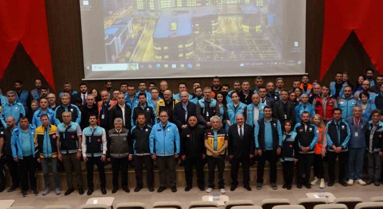 İstanbulda 8 ilçede eş zamanlı deprem tatbikatı gerçekleştirildi