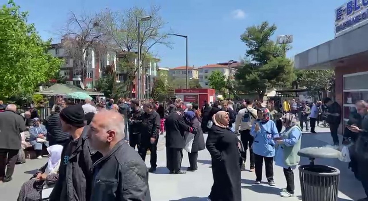 İstanbuldaki hastanelerde deprem paniği
