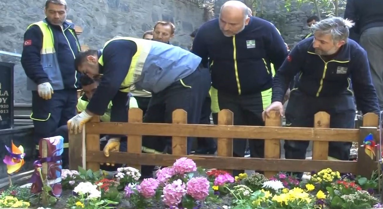 İtalyan şefin oğlu Mattia Ahmet Minguzzinin tahrip edilen mezarı onarıldı