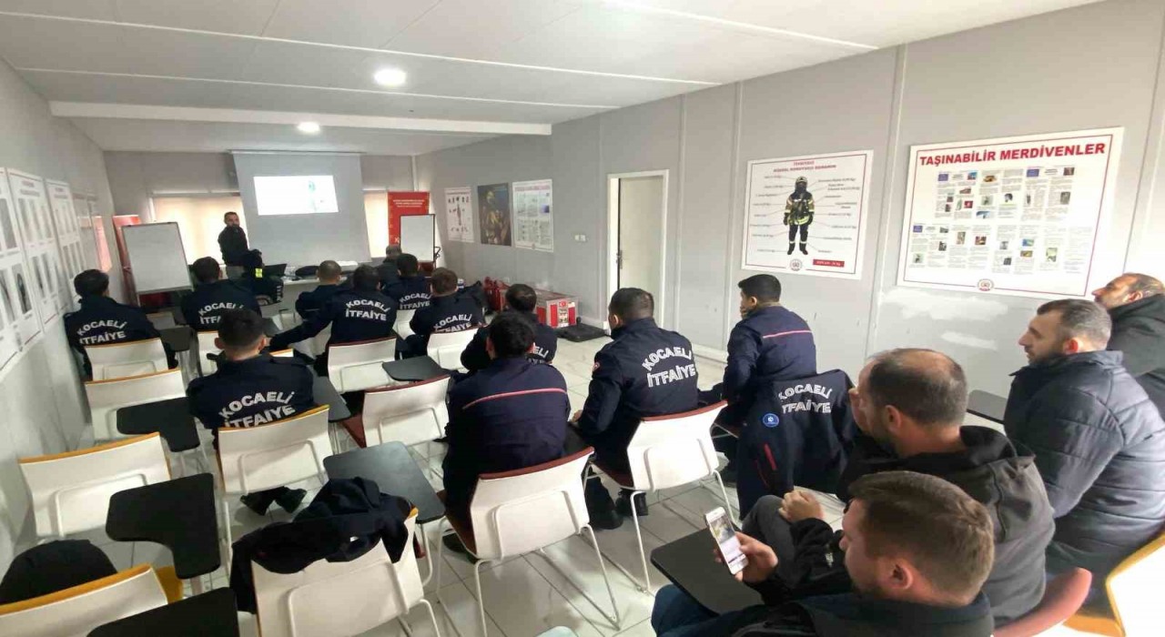 İtfaiye personeline asansörde kurtarma eğitimi