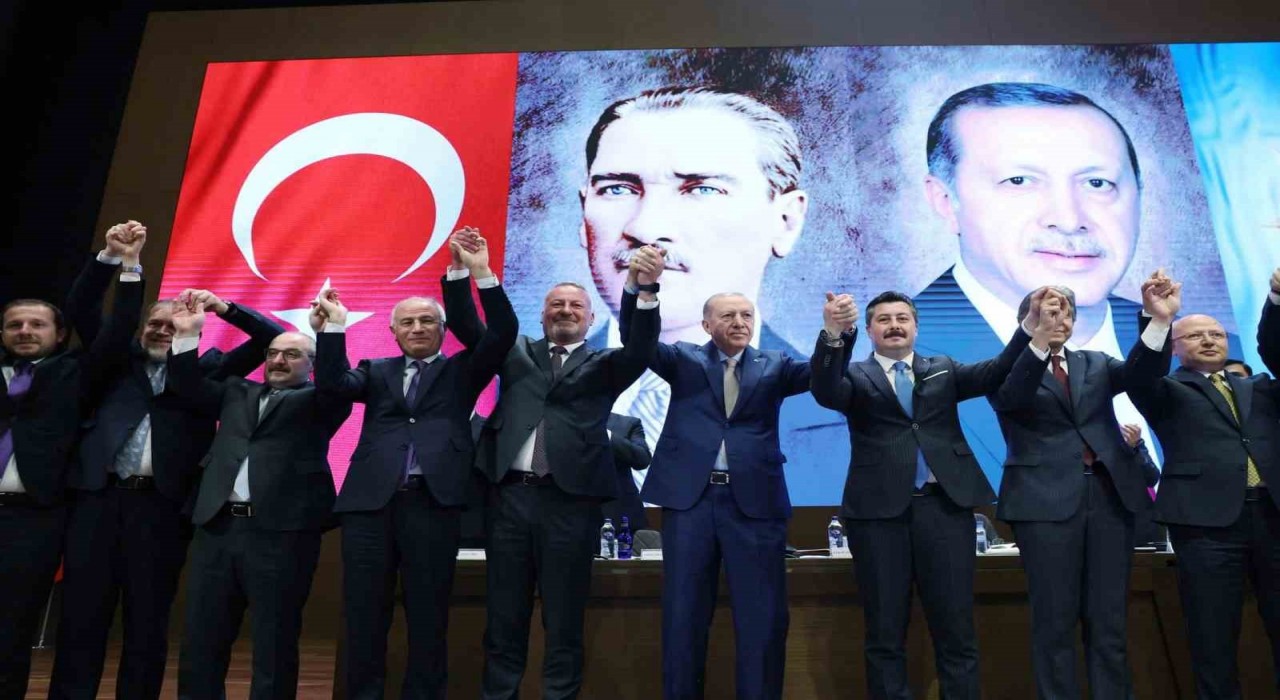 İYİ Partiden istifa eden iki belediye başkanı AK Partiye geçti