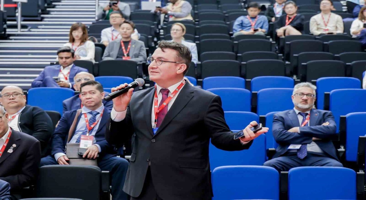 İYTE Rektörü Prof. Dr. Yusuf Baran, THE Asia Universities Summitte Türkiyeyi temsil etti
