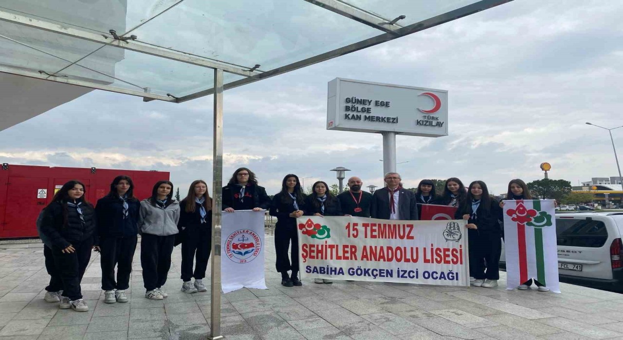 İzcilerden Kızılaya anlamlı ziyaret