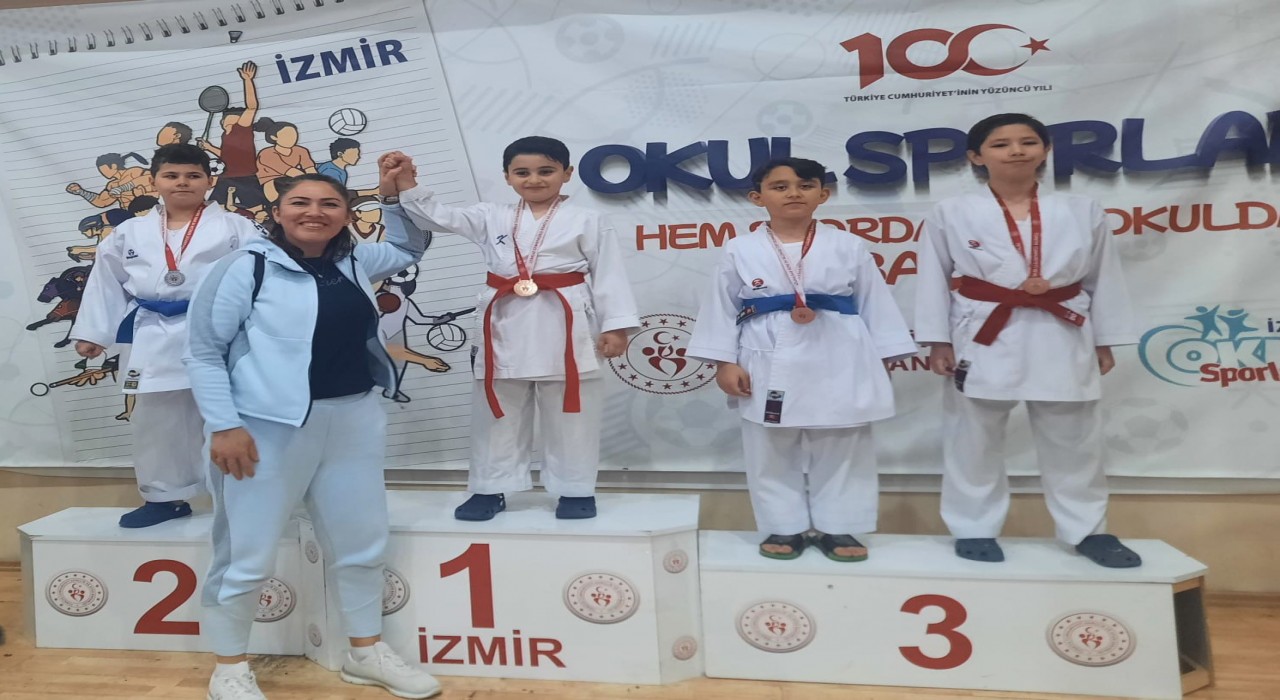 İzmir Karate Şampiyonasında Aliağa rüzgârı