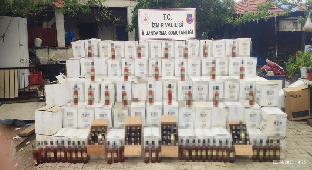 İzmirde 3 bin 142 şişe kaçak içki ele geçirildi