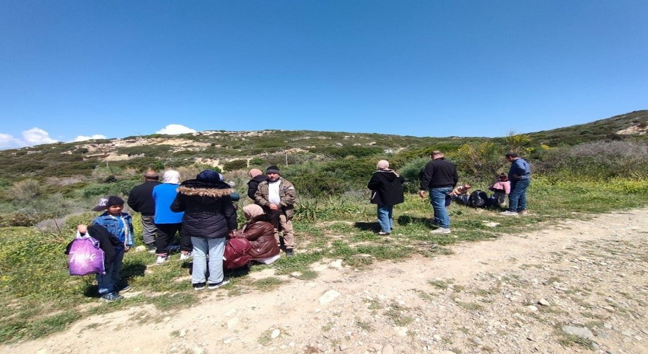 İzmirde denizde ve karada 99 göçmen yakalandı