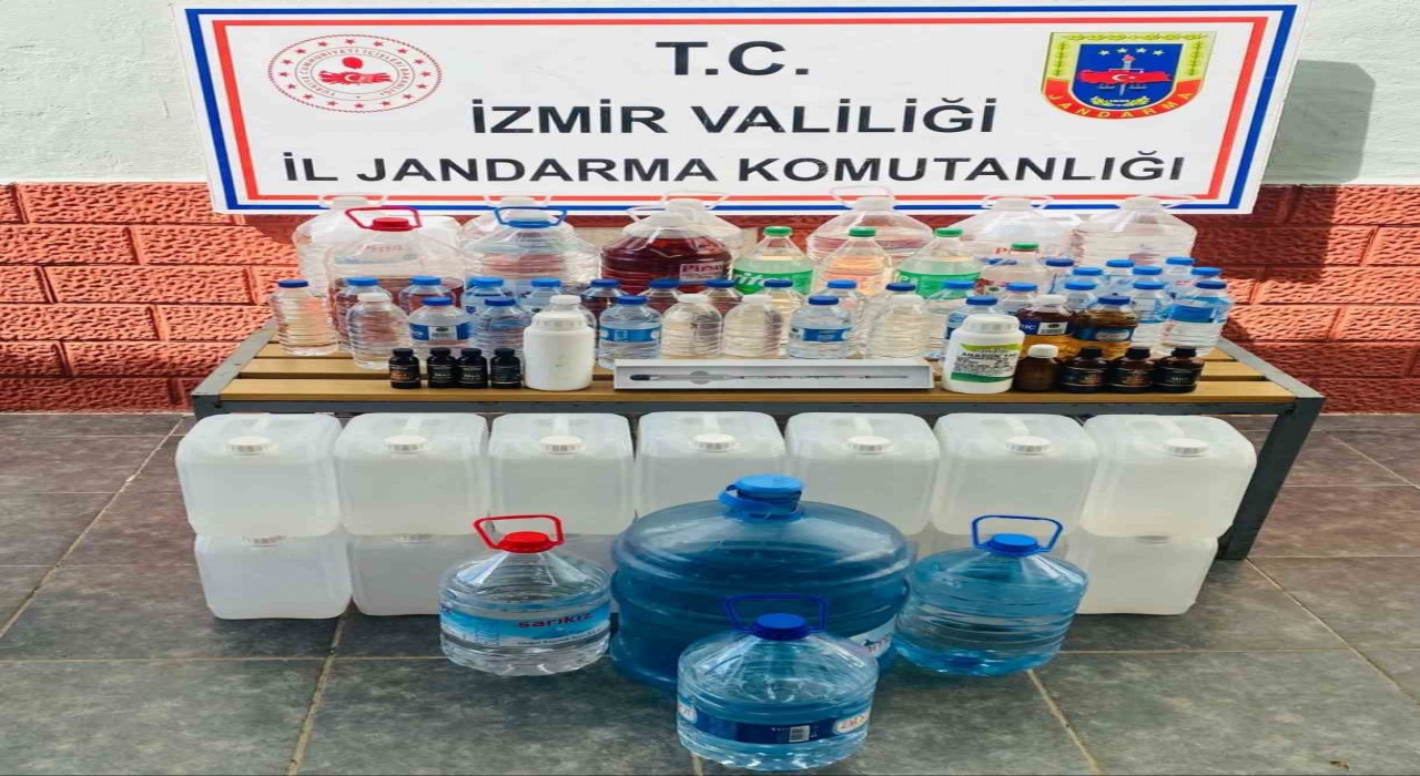 İzmirde kaçak alkol operasyonu: 8 bin 223 litre etil alkol ele geçirildi
