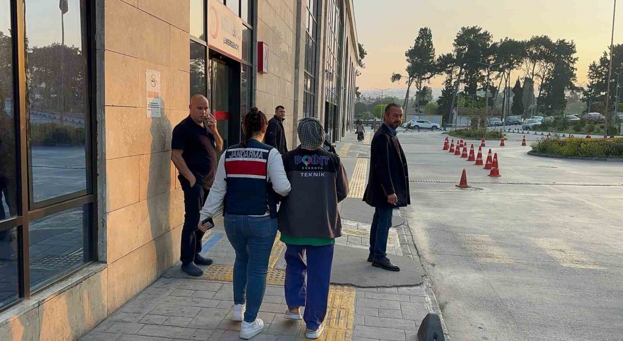 İzmirde PKK operasyonu: 4 gözaltı