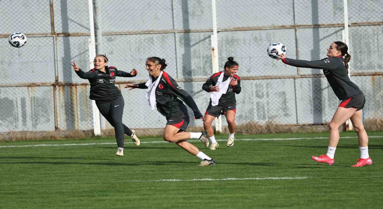Kadın A Milli Takım, Sivasta hazırlıklara başladı