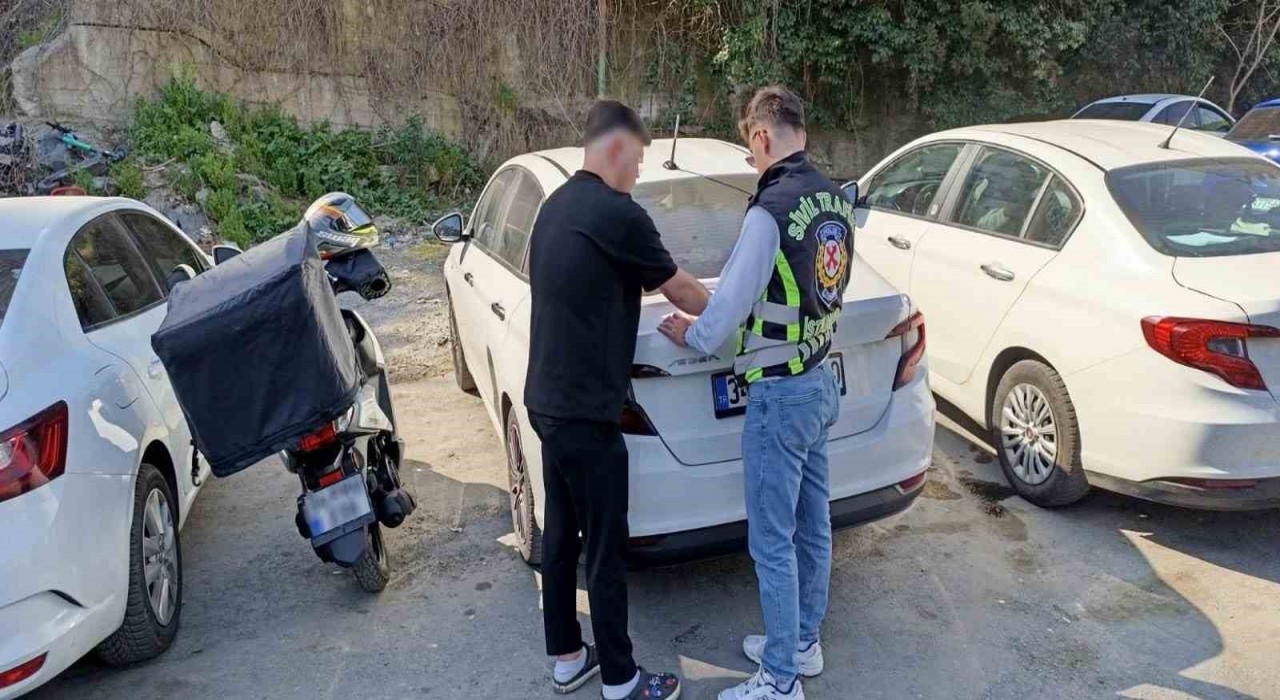 Kağıthanede trafiğe tehlikeye düşüren motosiklet sürücüsüne cezai işlem uygulandı