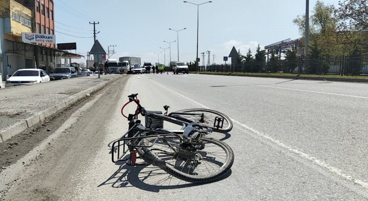 Kamyonetin çarptığı bisikletli ağır yaralandı