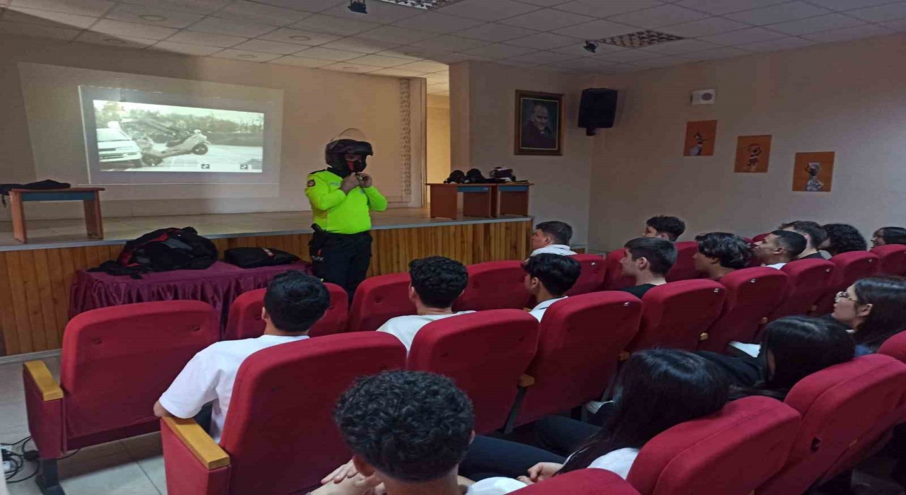 Karacasuda öğrencilere ‘Güvenli Motosiklet Kullanıcılığı eğitimi verildi