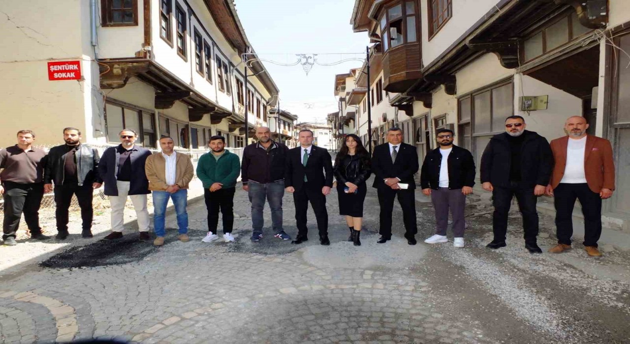Karademir: Yeşilyurtun kalbi olan bu bölge 25 aydır çözümsüzlüğe terk edildi