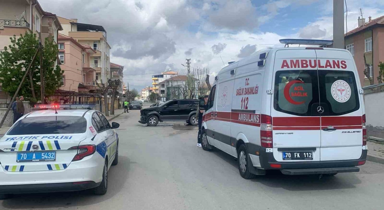 Karamanda cip ile otomobil çarpıştı: 2 yaralı