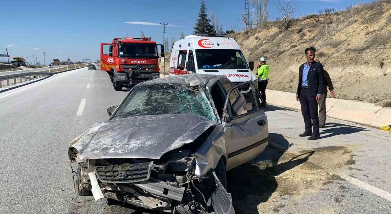 Karamanda kontrolden çıkan otomobil takla attı: 2 yaralı
