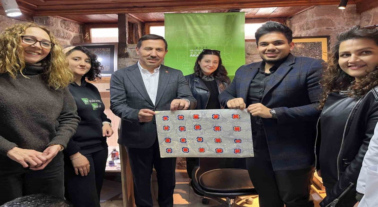 Karatayda geleneksel sanatlar yabancı öğrencilerle buluşuyor