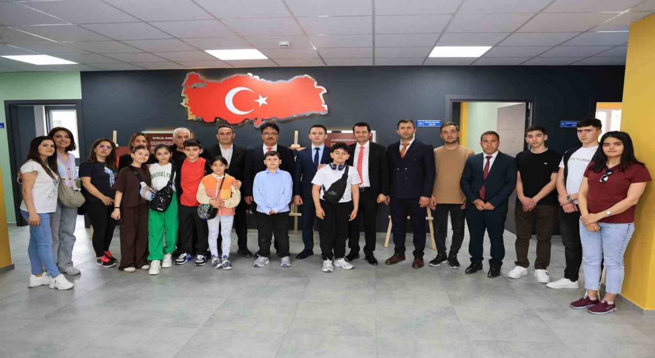 Kardeş ülke Azerbaycandan Çameliye 23 Nisan ziyareti