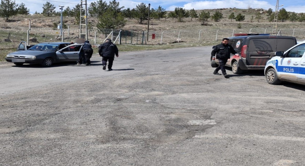 Karsta asayiş uygulamaları sürüyor