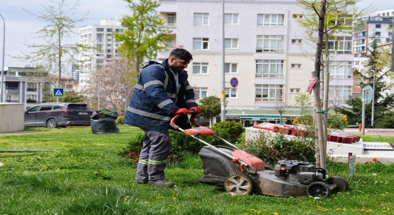 Kartal Belediyesinden yaz temizliği mesaisi