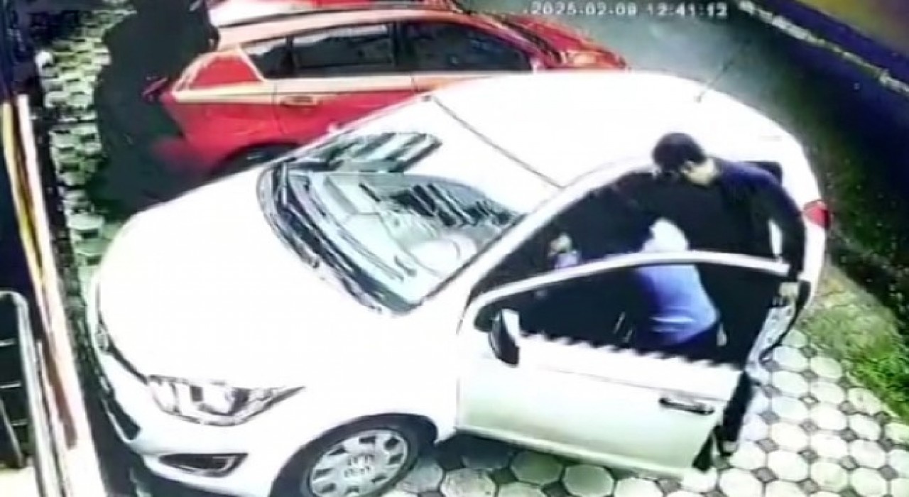 Kartalda komşuların park kavgası: Astım hastası kadına darp ve tehdit kamerada