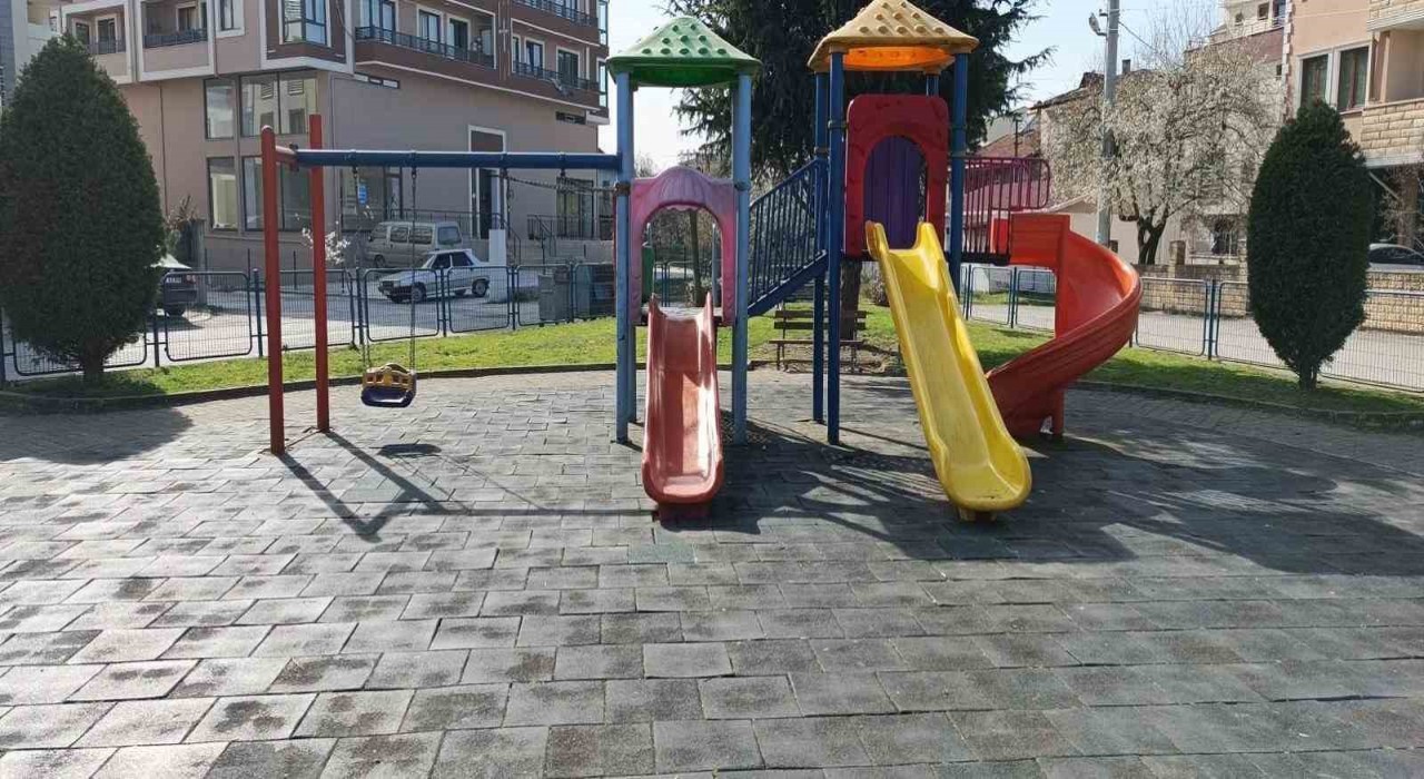 Kartepede parklar yaza hazırlanıyor