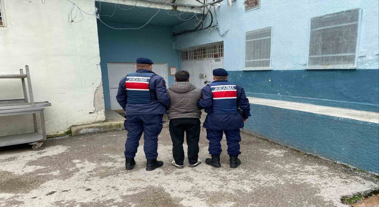Kastamonuda dolandırıcılık suçundan aranan şahıs yakalandı