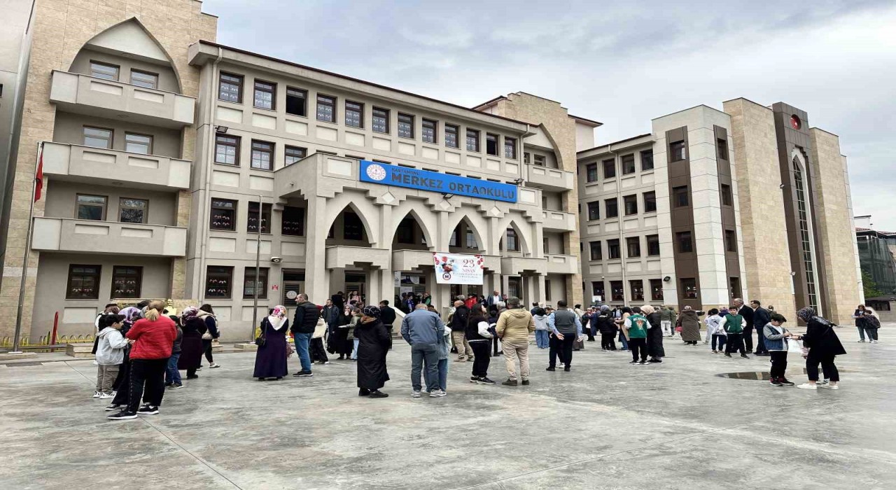 Kastamonuda öğrencilerin bursluluk sınavı heyecanı