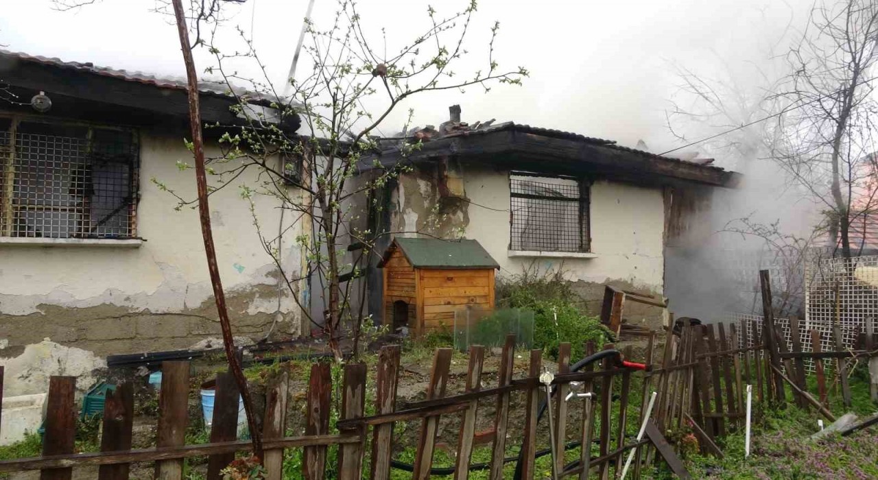 Kastamonuda yangın çıkan evde yanmış ceset bulundu